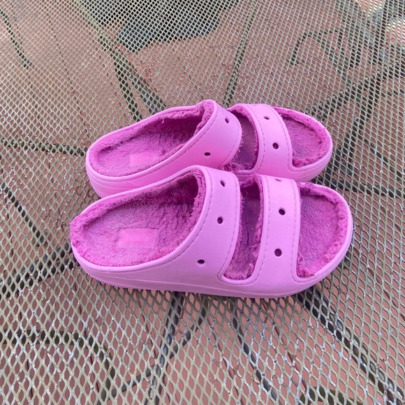 CROCS Pink unisex sandals. - Picture 4 of 9